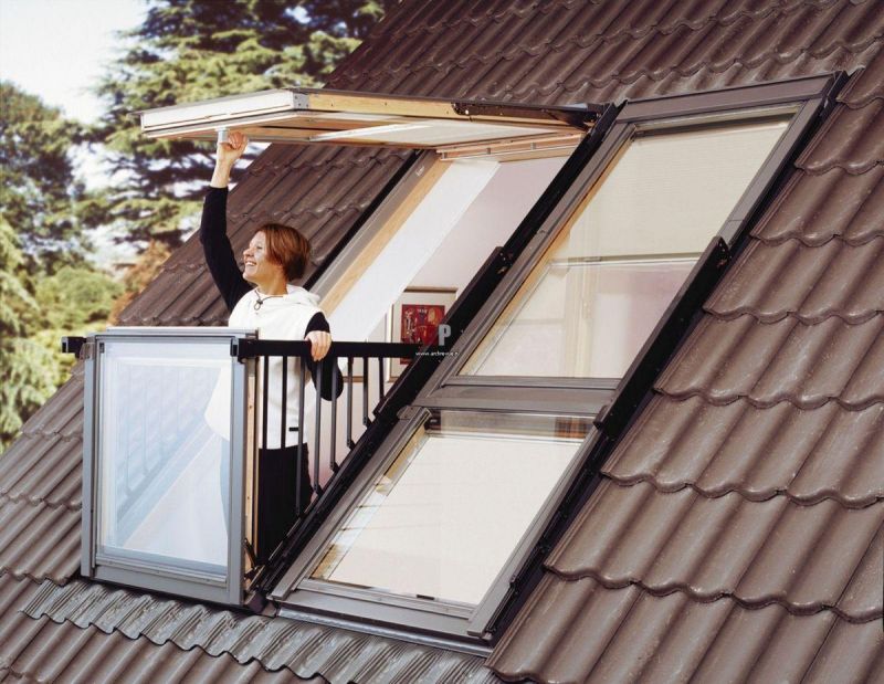Мансардное окно-балкон Факро FGH-V P2 Galeria 78×255